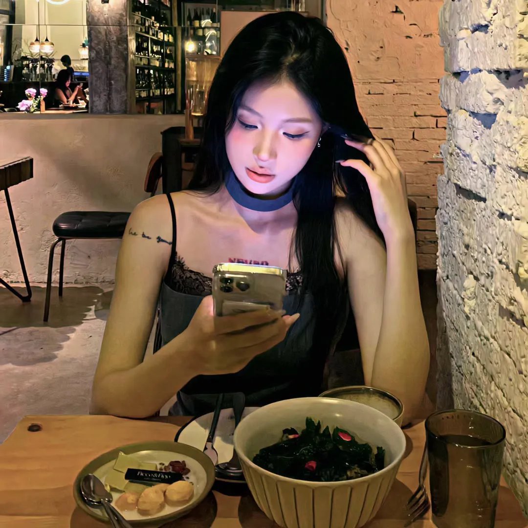 扬眉女导甘比茵